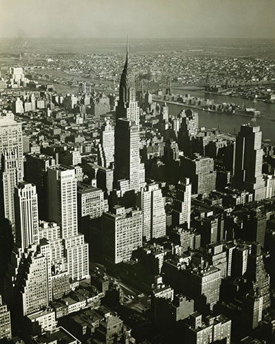 Image of the New York City skyline from the 1940s